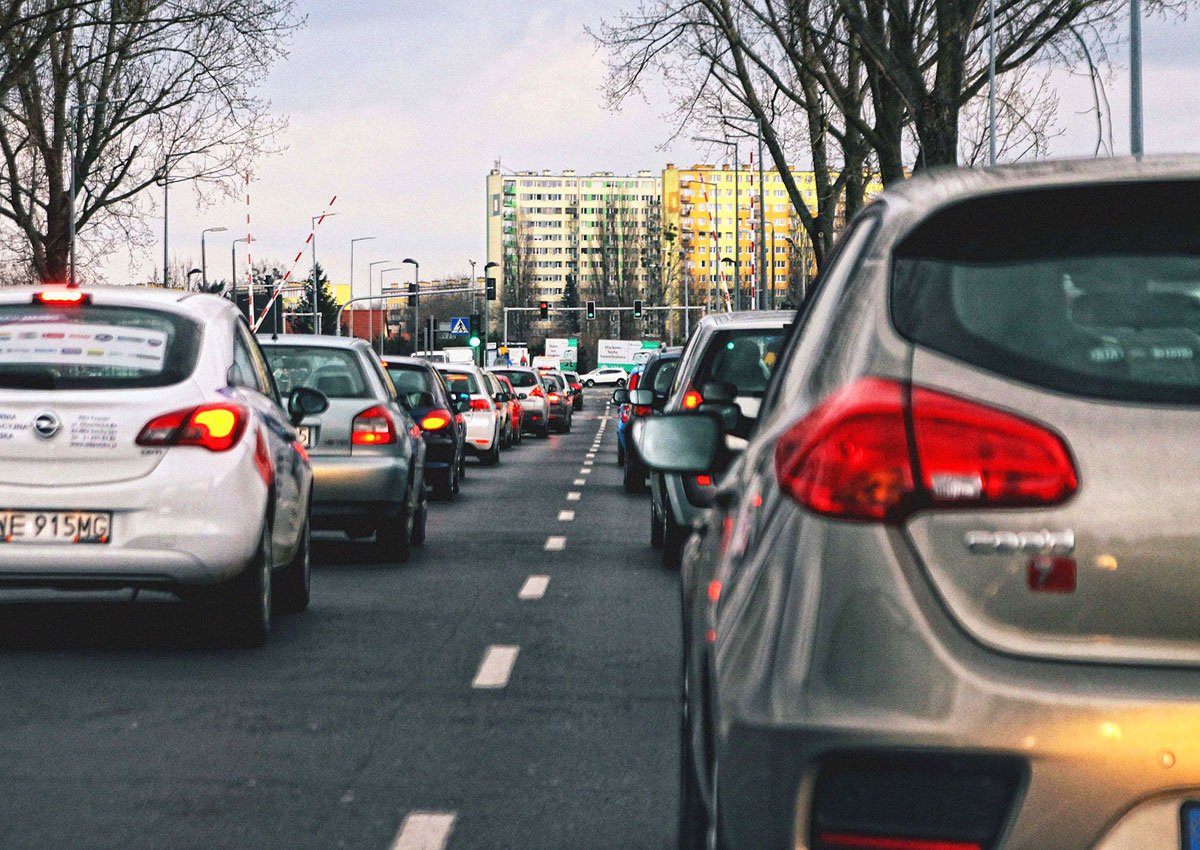 Рейтинг: сколько часов в пробках провели водители в Праге и других городах мира