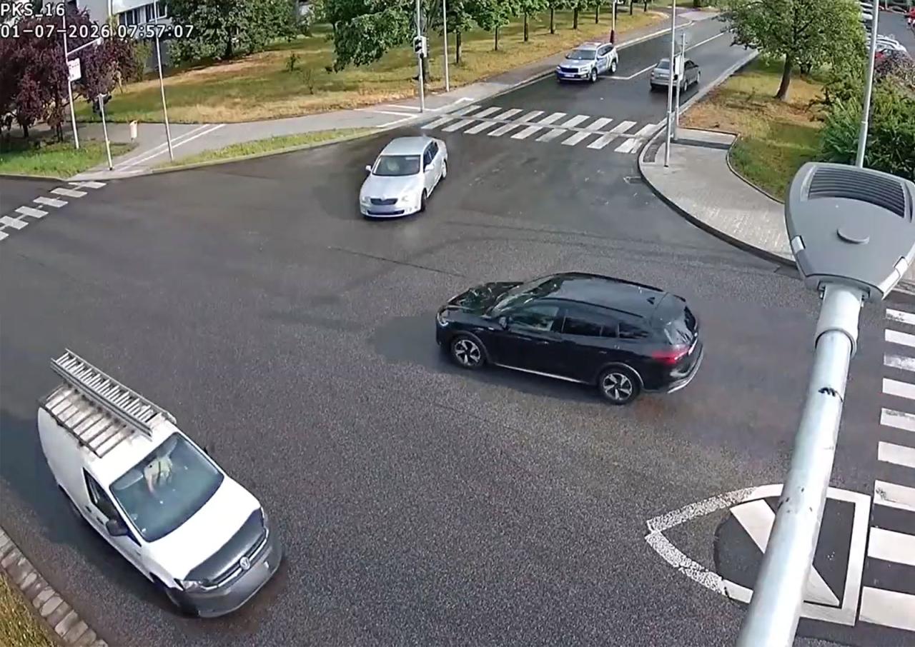 Полицейская погоня в Чехии закончилась аварией: видео