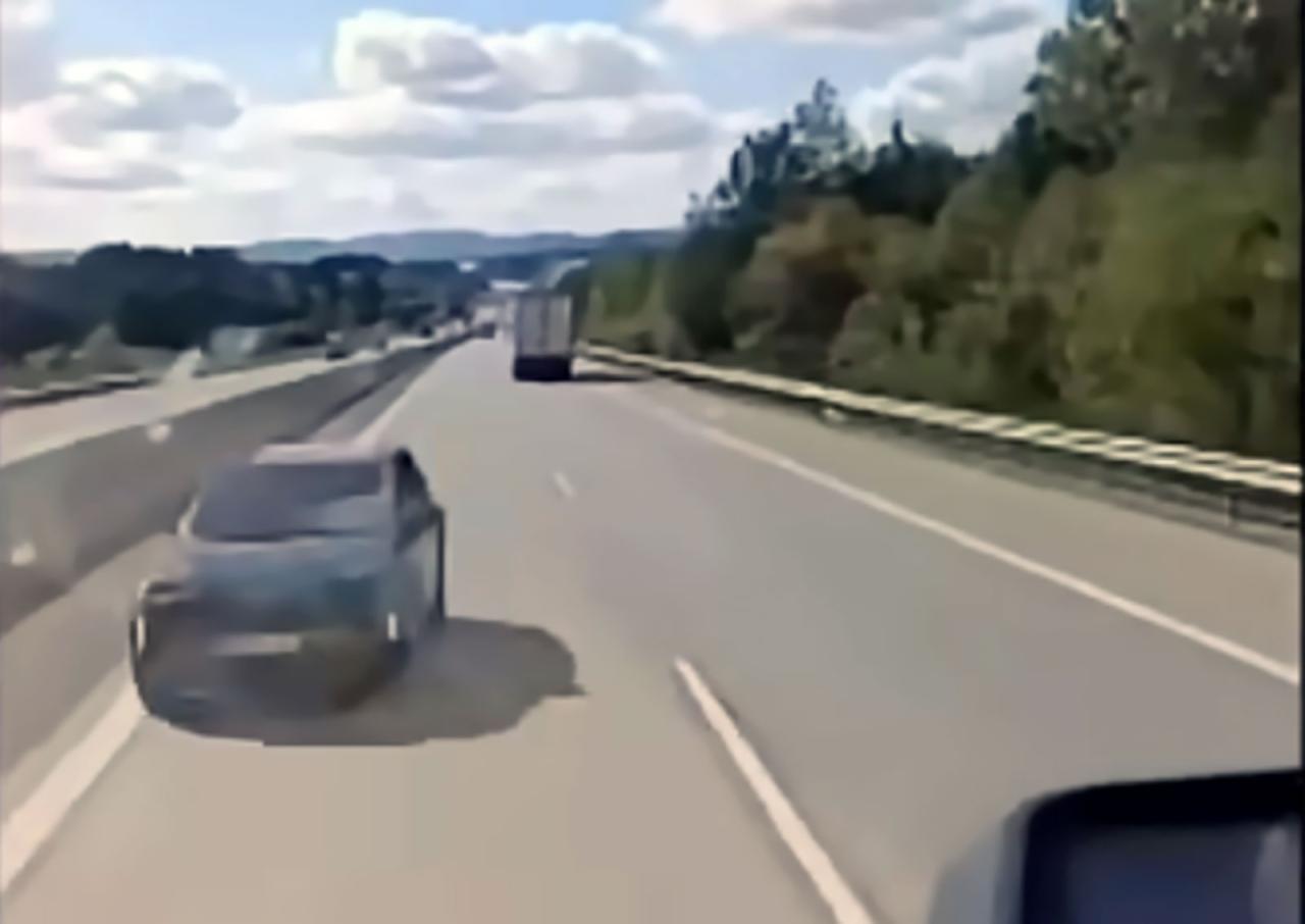 В Чехии пенсионер едва не устроил трагедию на автомагистрали: видео