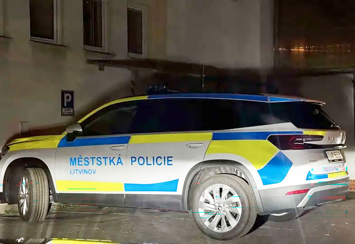 В Чехии полиция повеселила соцсети ошибкой на служебном авто