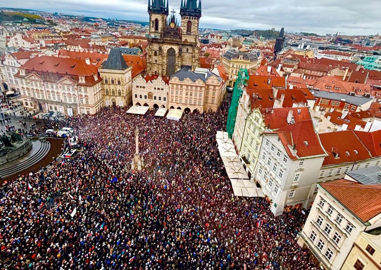 В Праге состоялся масштабный антиправительственный митинг