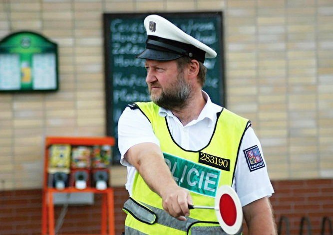 Вступили в силу новые правила для водителей и пешеходов в Чехии