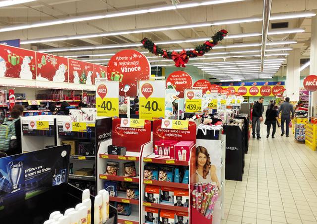 Крупнейшие магазины Чехии рассказали о графике работы в Сочельник
