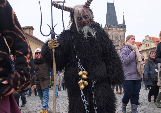 Фото: в Праге прошел карнавал по случаю праздника Масопуста