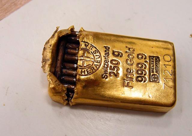 В Чехии мошенники попались на ловкой подделке швейцарских золотых слитков