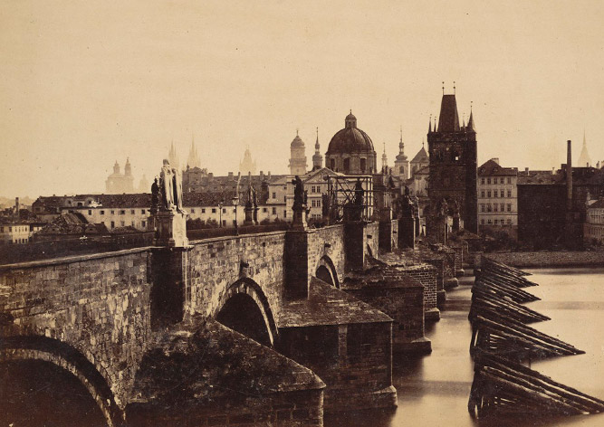 В Праге открылась уникальная выставка исторических фотографий Андреаса Гролла