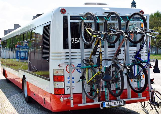 На улицы Праги вышел первый «циклобус»