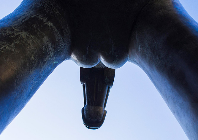 Бесстыжий» памятник в Брно вошел в Топ-10 странных достопримечательностей  Европы - vinegret
