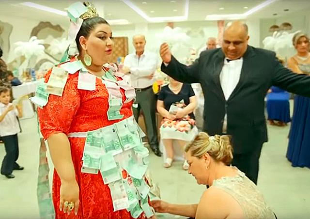 Видео чешско-словацкой цыганской свадьбы стало хитом Интернета
