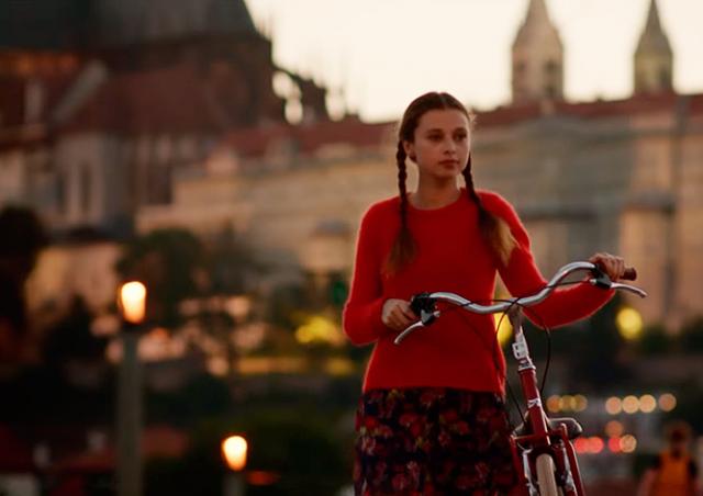 Видео: в Праге сняли трогательную рекламу смартфонов Huawei