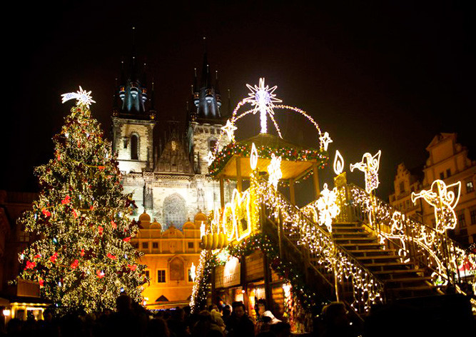Главную рождественскую ёлку Чехии будут зажигать ежедневно